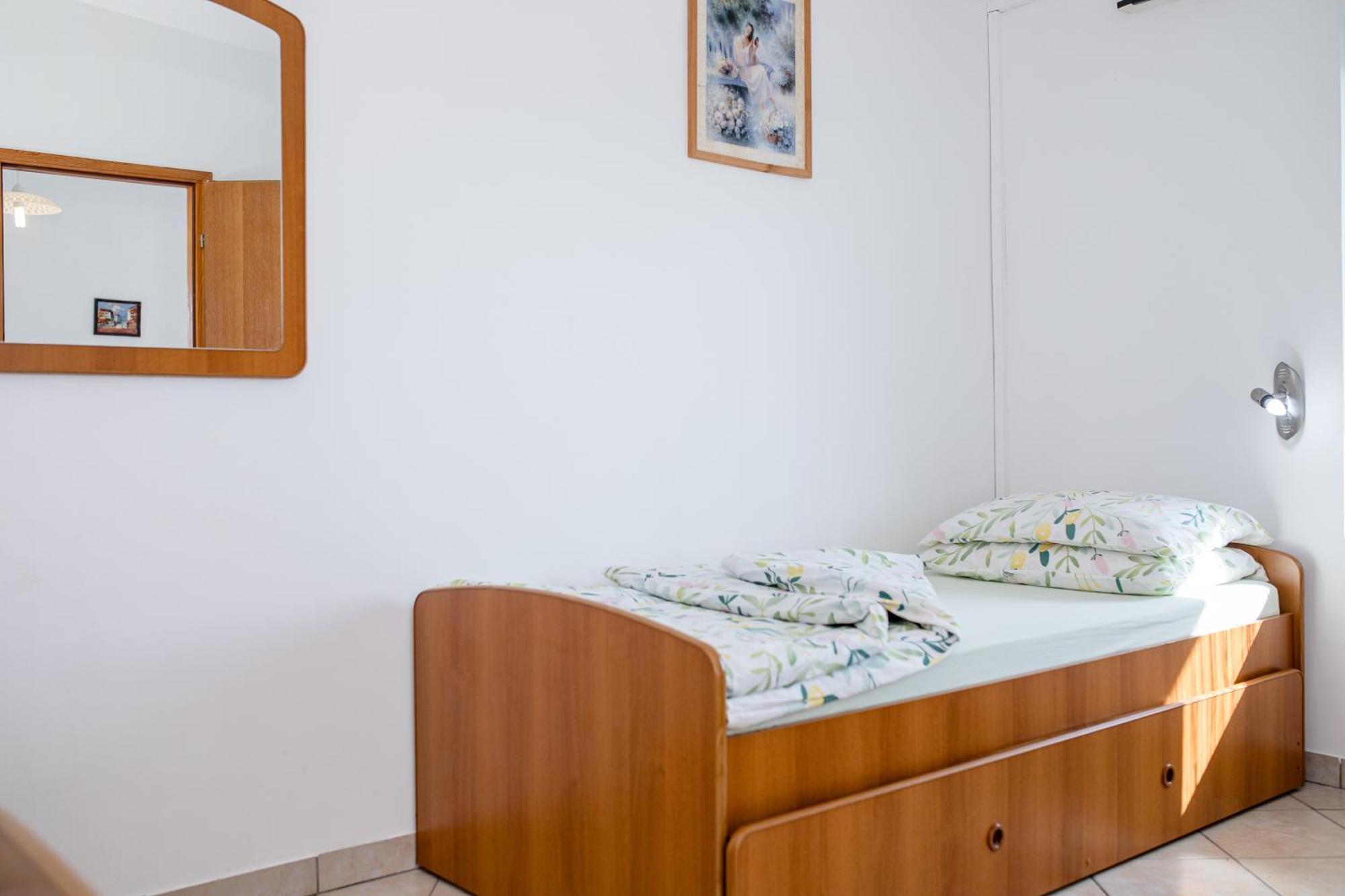 Jug Apartman