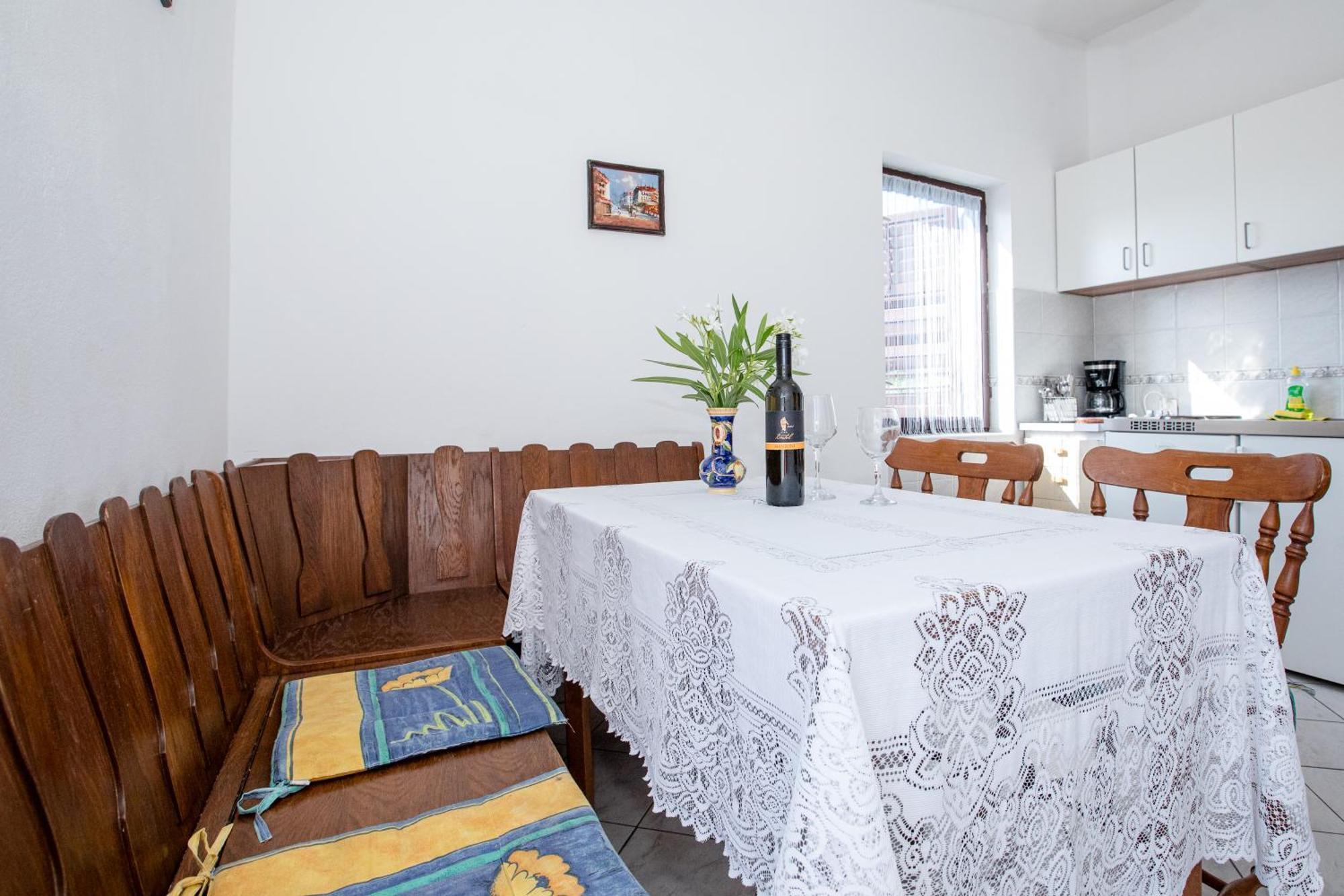 Jug Apartman Lopar