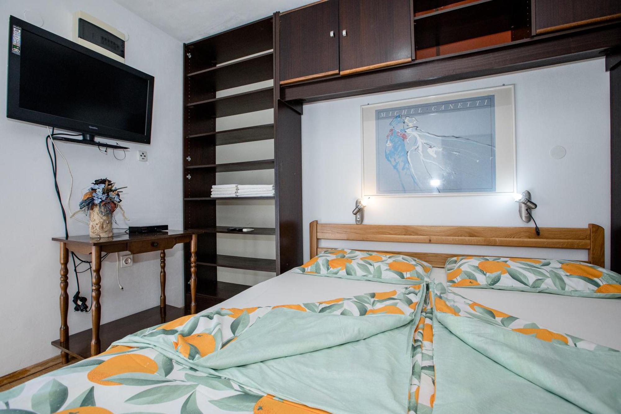 Jug Apartman