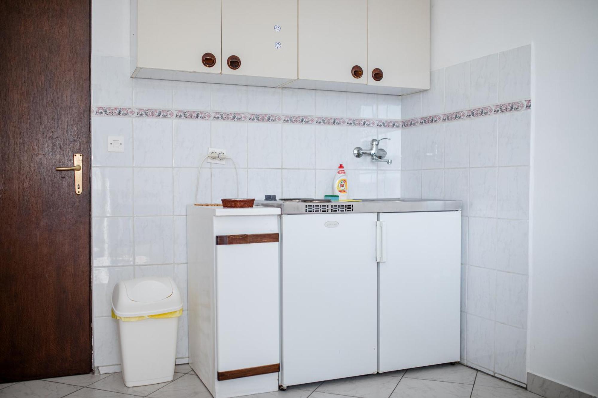 Jug Apartman *