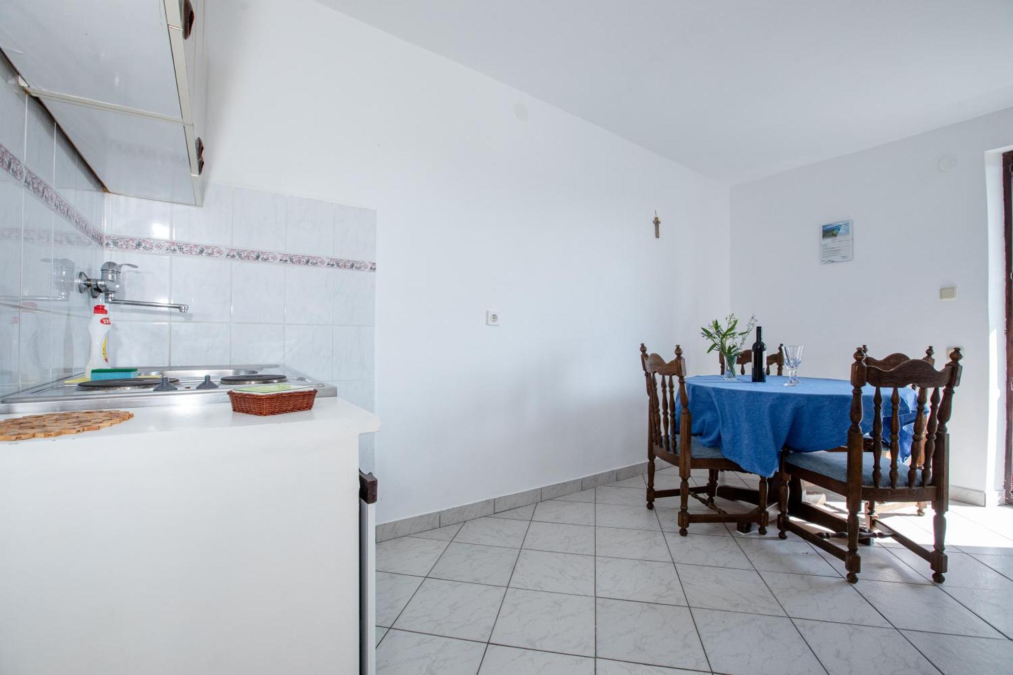 Apartman Jug *