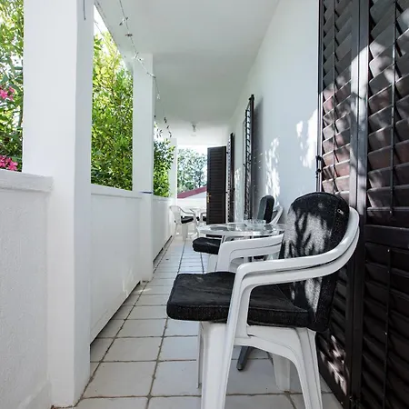Apartments Jug Lopar Exterior photo