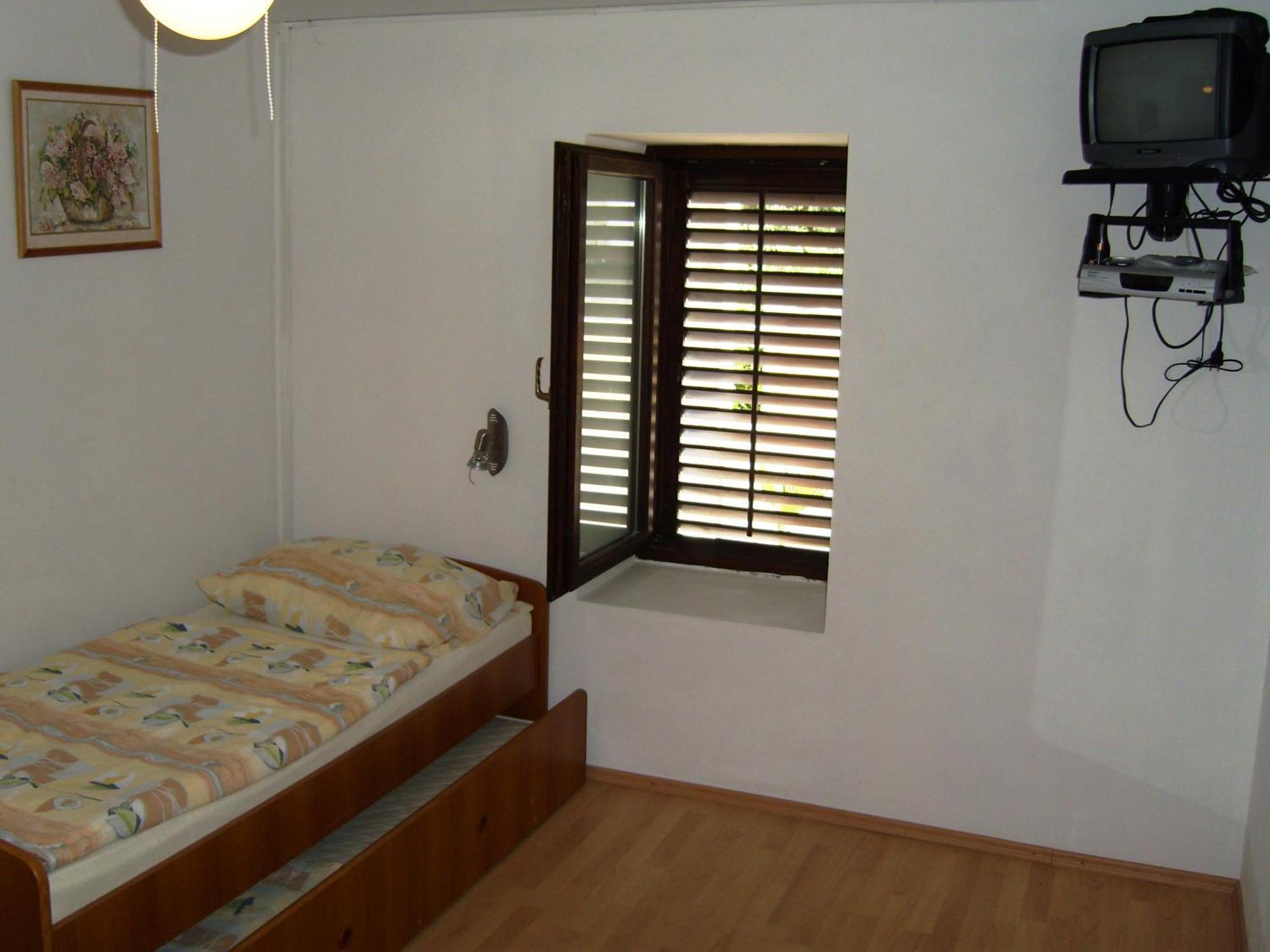 Jug Apartment Lopar