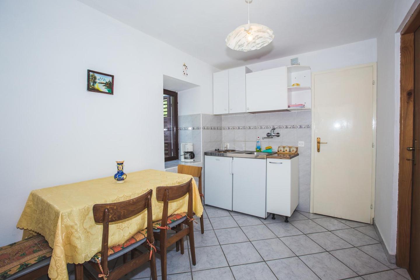 Jug Apartment Lopar